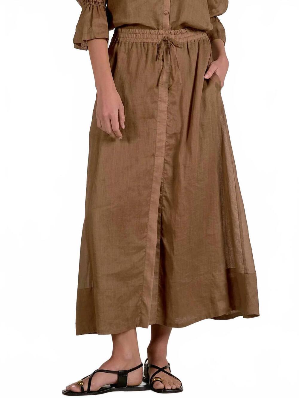 NEW ELAN maxi skirt with slit in caramel